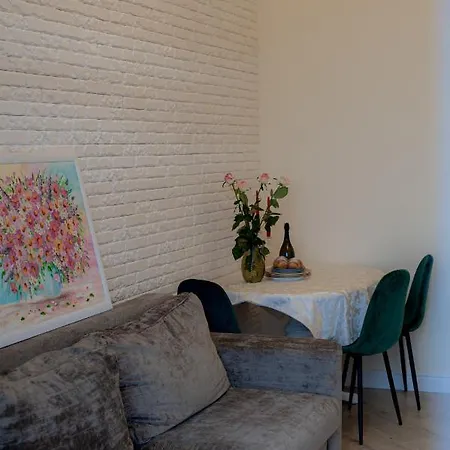 Apartment Greenwood Near Sea *