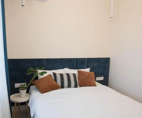 Апартаменти Greenwood Near Sea *