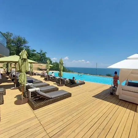 Greenwood Near Sea *